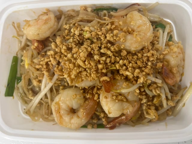 L21. Pad Thai Noodle.